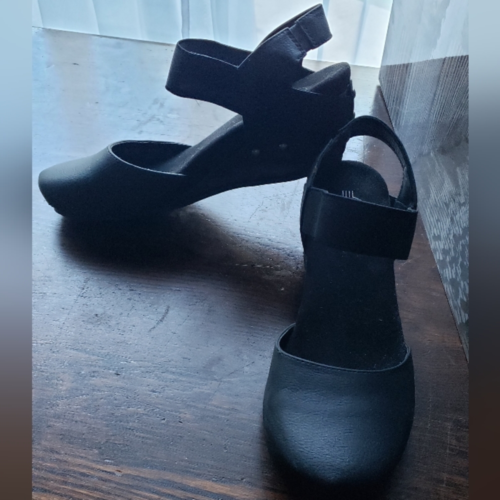 Hokus Pokus, Closed Toe Shoes